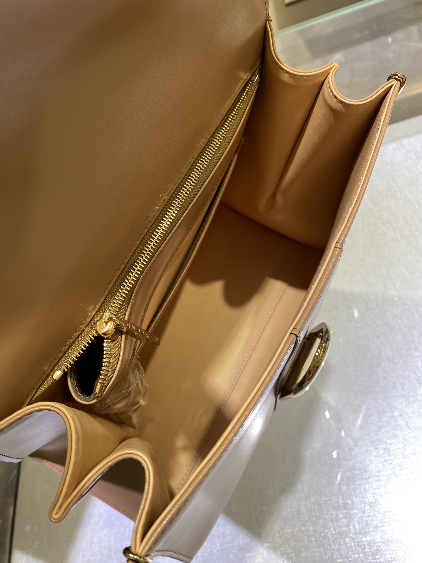 델보 브리앙 박스백 미듐